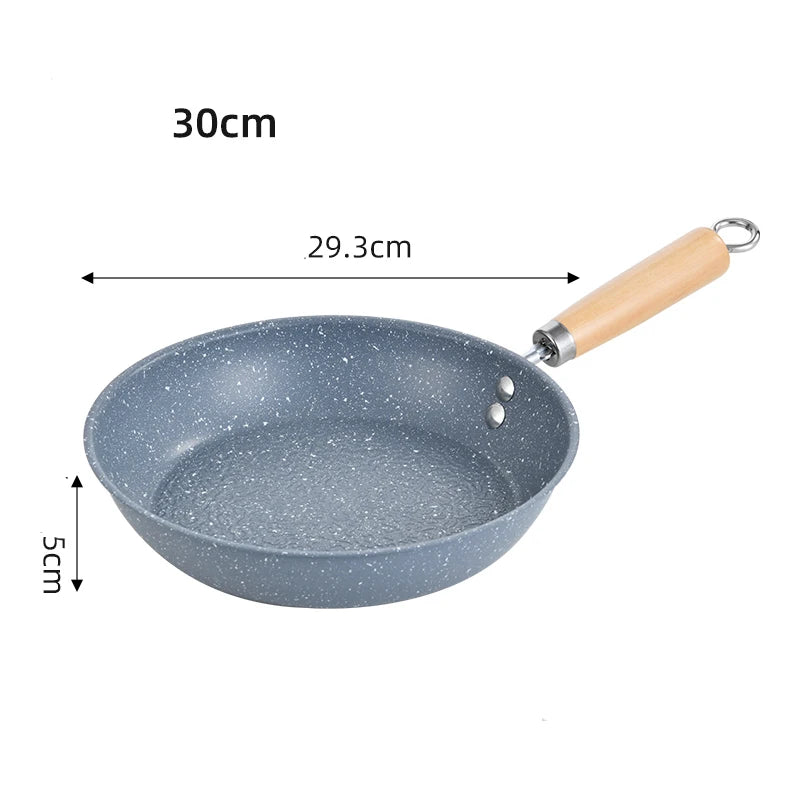 Marble-Pattern Non-Stick Frying Pan with Ergonomic Wooden Handle – Retro Hammer-Style Skillet Ideal for Eggs, Steaks, Pancakes & Daily Cooking – Compatible with Induction & Gas Stoves