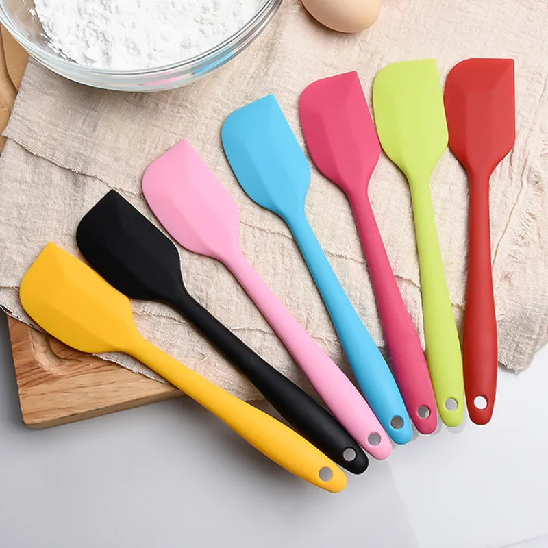 Heat Resistant Silicone Spatula & Scraper – Seamless Non-Stick Baking & Cake Cream Scraper – Perfect for Mixing, Folding & Scraping Bowls – Available in 9 Colours & Multi-Packs