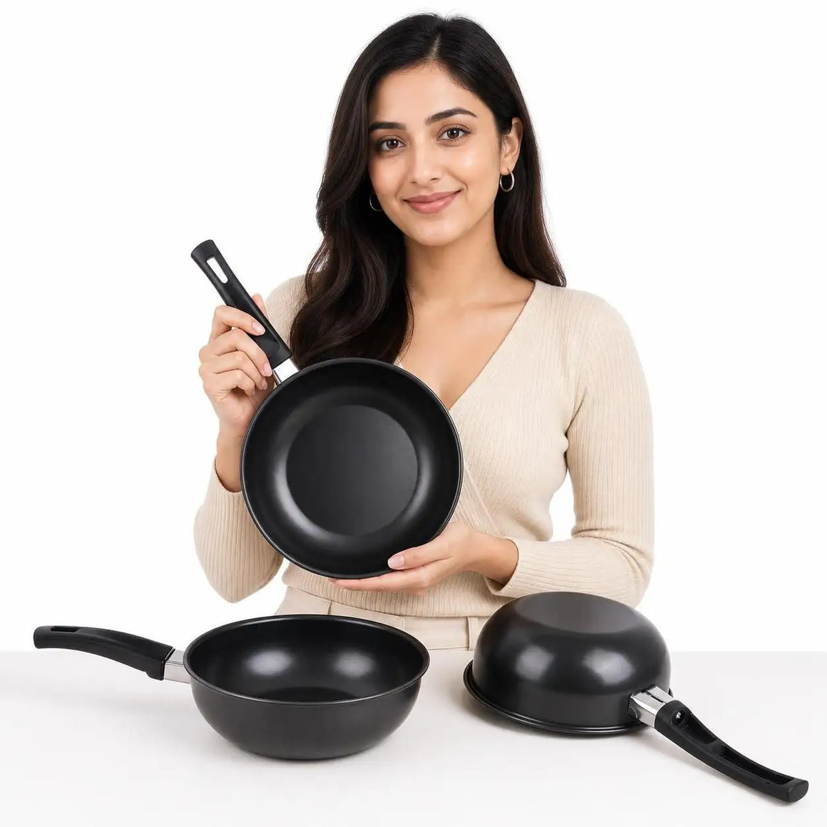 Mini Cast Iron Frying Pan – Uncoated Omelette & Egg Pan for Breakfasts – Best for Frying, Stir-Frying & Warming Milk – Available in 14cm, 16cm & 18cm