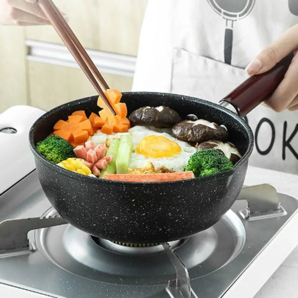 Non-Stick Iron Saucepan with Wooden Handle – Omelette, Egg & Pasta Pot – Ideal for Eggs, Pasta & Sauces – Available in 16cm, 18cm, 20cm & 22cm