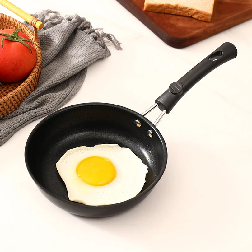 Mini Omelette Pan – Non-Stick Cast Iron Egg Skillet for Single Portions – Ideal for Eggs, Breakfast Sandwiches & Mini Pancakes (12cm)