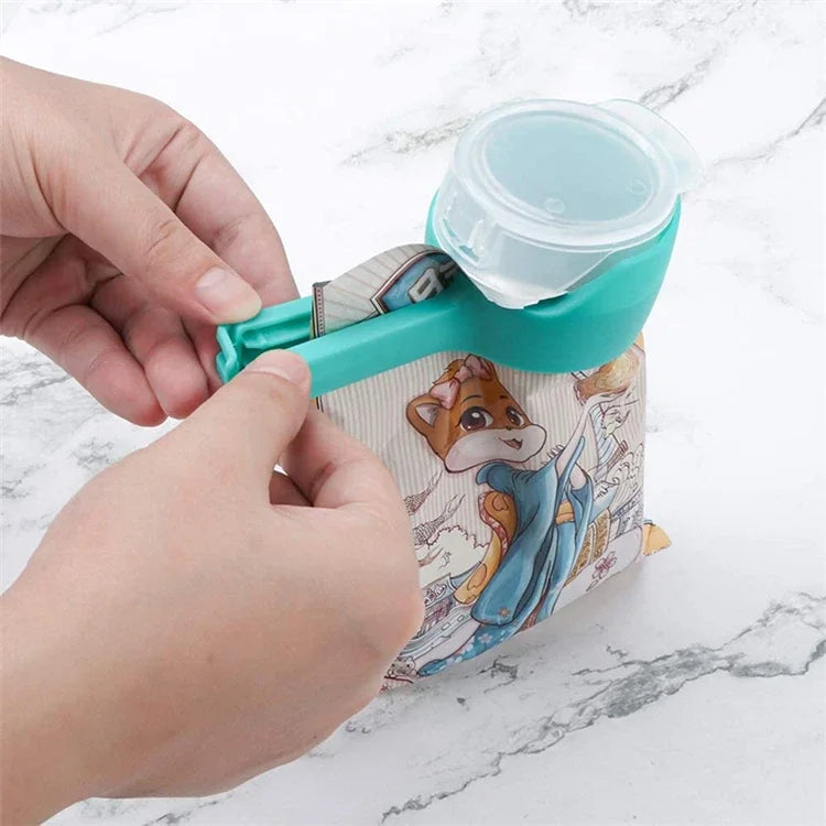 4 Piece Food Bag Sealing Clips with Pour Spout – Kitchen Storage Clips & Bag Sealers – Great for Crisps, Cereal & Snacks