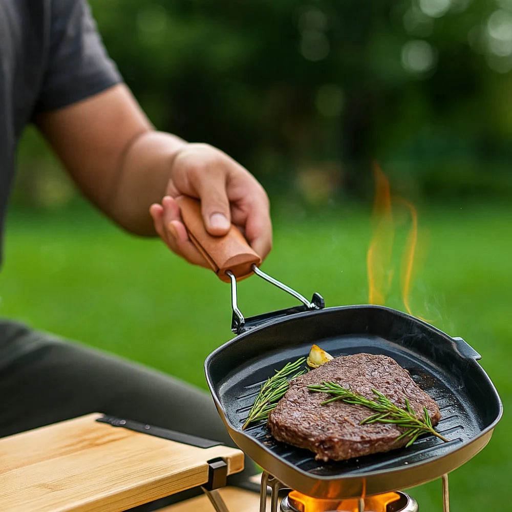 Foldable Cast Iron Frying Pan with Wooden Handle – Hand-Forged Uncoated Camping Skillet – Great for Steaks, Picnics & Outdoor BBQ – Available in 20cm, 24cm & 28cm