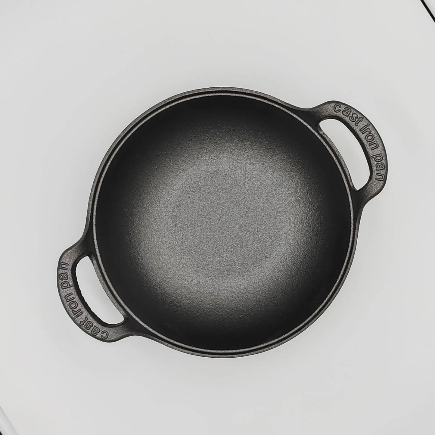 Pre-Seasoned Cast Iron Pan – Double-Handle Old-Fashioned Multifunctional Cooking Pot for Stews, Soups & Stir Fry (Available in 20cm, 25cm, 30cm with Lid Options: Wooden, Glass, or No Lid)