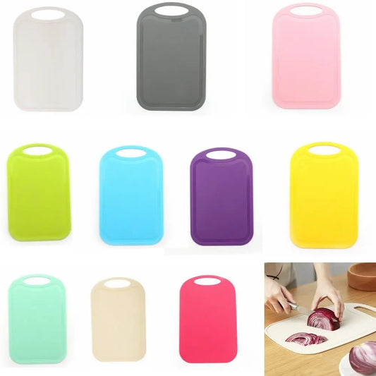 Small Plastic Chopping Board – Non-Slip Fruit, Vegetable & Baby Food Cutting Board – Ideal for Quick Snacks & Weaning Prep – Available in 10 Colours (25 x 16cm)