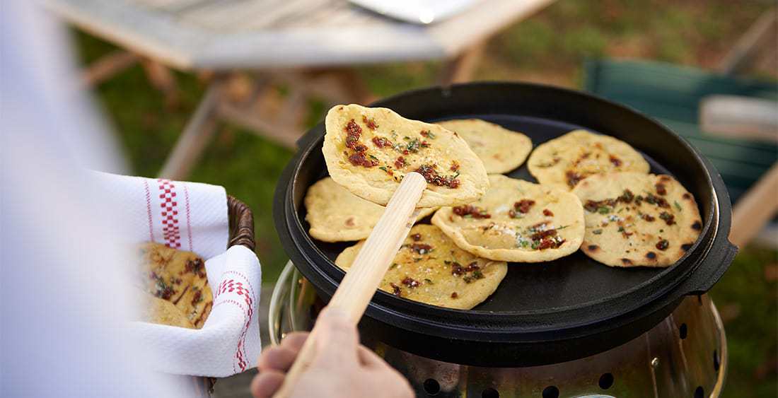 Cast Iron Dutch Oven with Legs