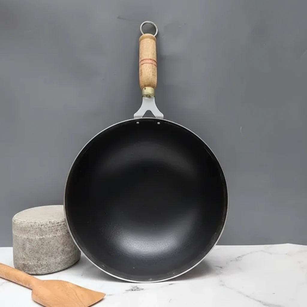 Pure Iron Wok with Wooden Handle