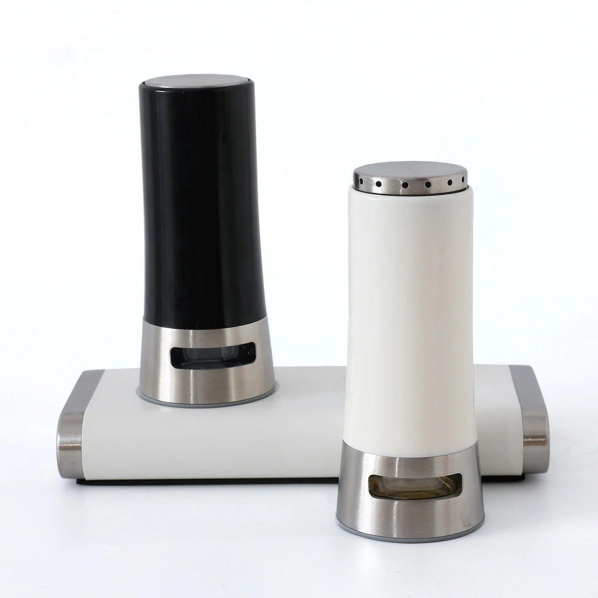 Salt and Pepper Container 60 ml Magnetic Base Salt Pepper Sprinkler Dining Table Black White