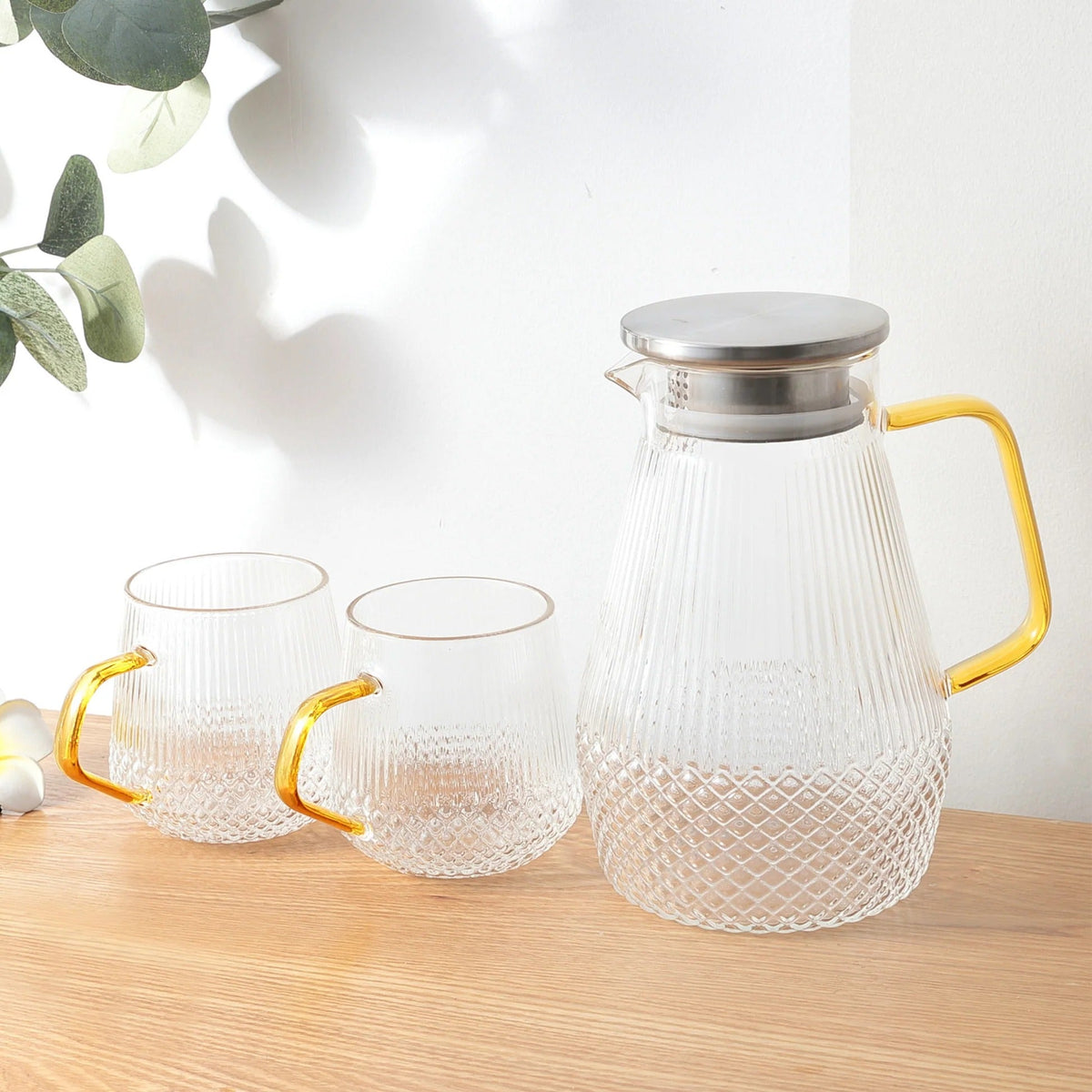 Borosilicate Glass Jug 1500 ml + 2 Cups 400 ml SS Lid Premium Housewarming Gift Pack